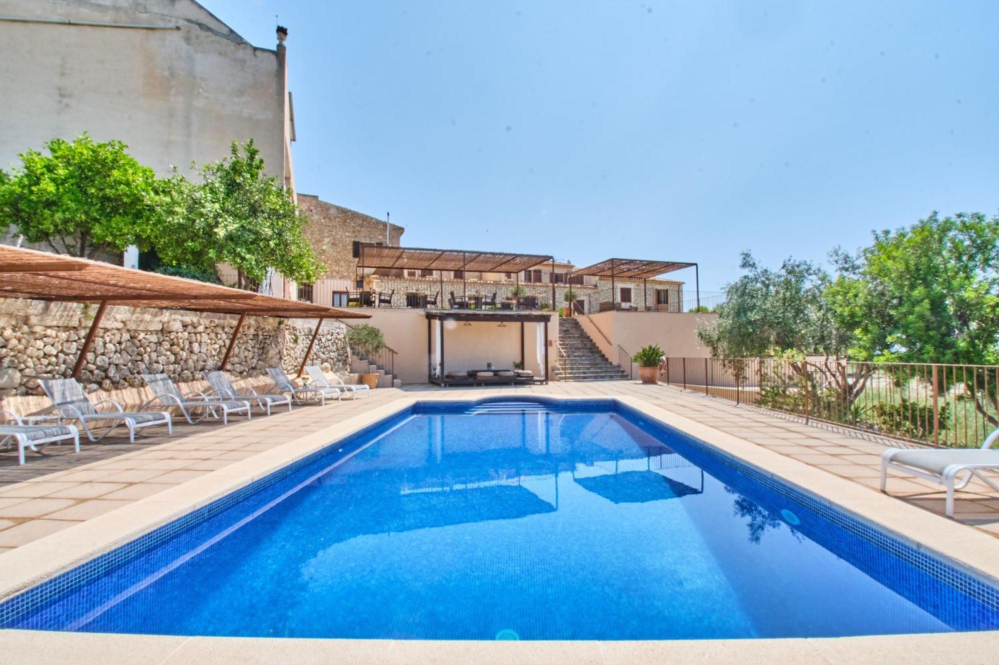 Casa De Riera Con Piscina Comunitaria Holiday home